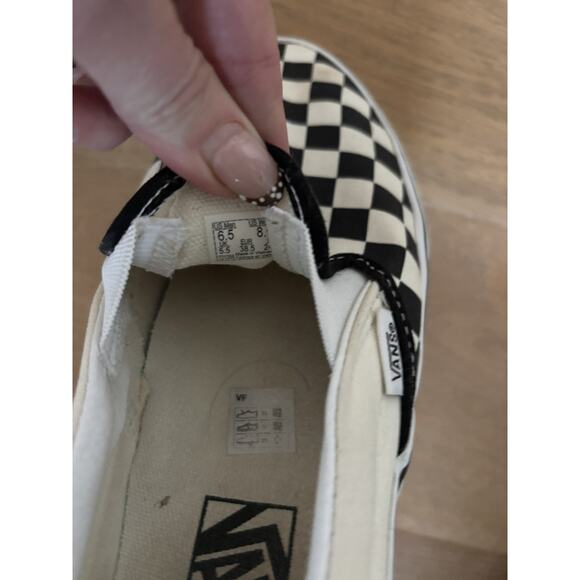 Women 8 Vans Classic Checkered Slip On Black White Platform Skate Shoes 721356 - Picture 6 of 9